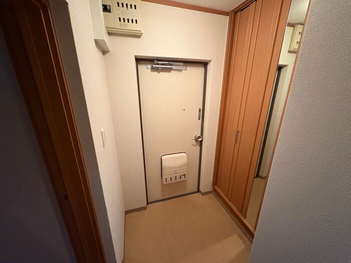 物件内観写真19　(玄関)