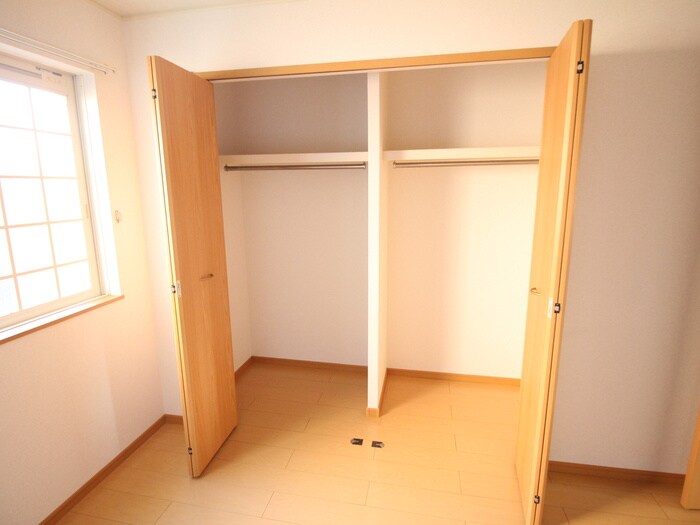 物件内観写真12　(収納)