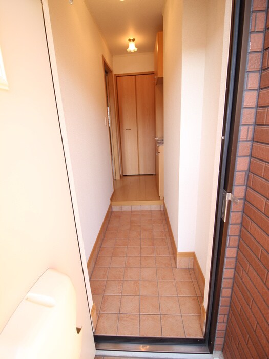 物件内観写真13　(玄関)