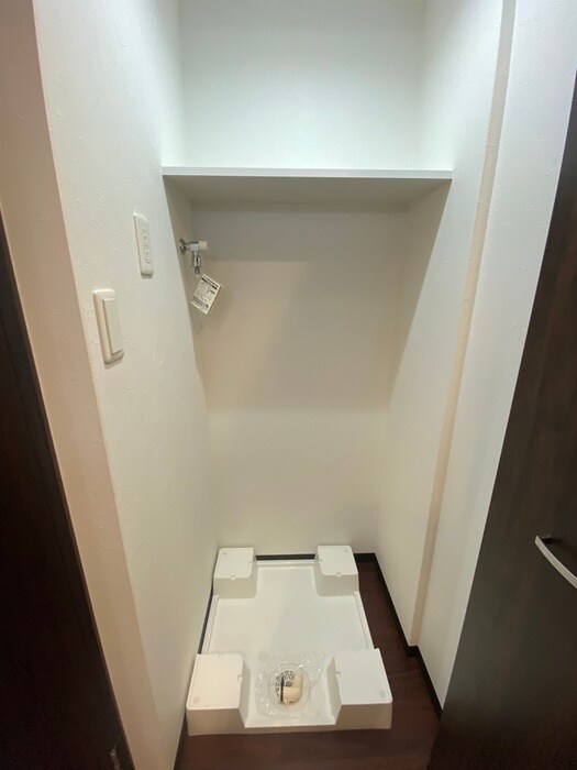 物件内観写真12　(洗濯機置場)