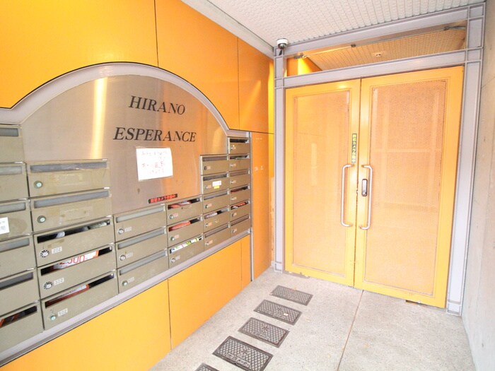 物件外観写真4　(エントランス部分)