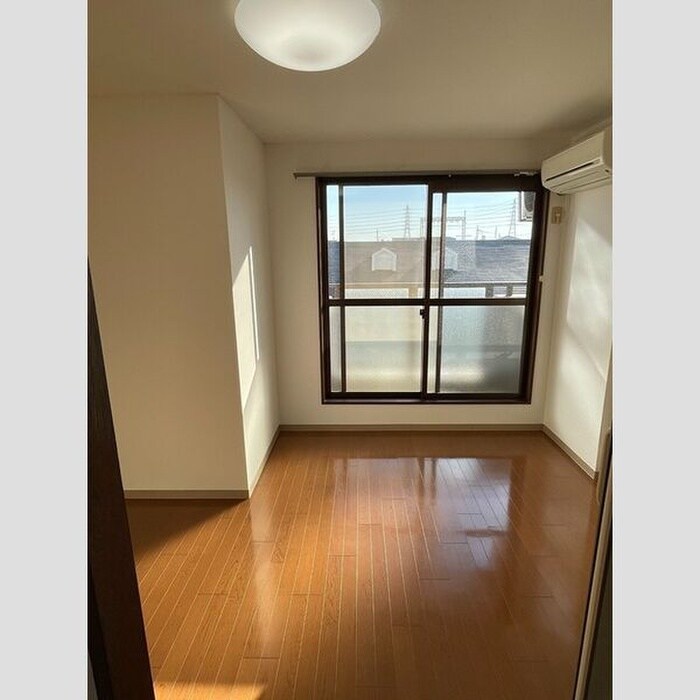 物件内観写真4　(居室)