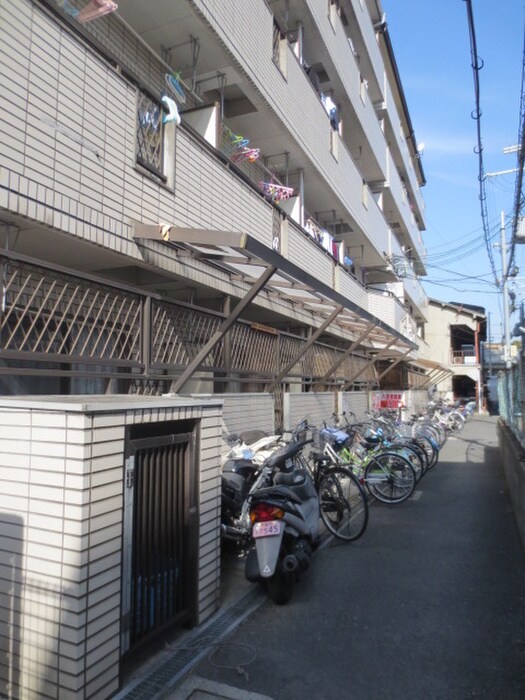 物件外観写真5　(駐輪場)