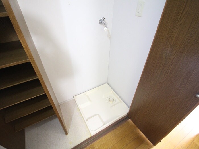 物件内観写真13　(洗濯機置場)