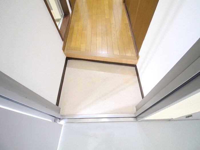 物件内観写真14　(玄関)