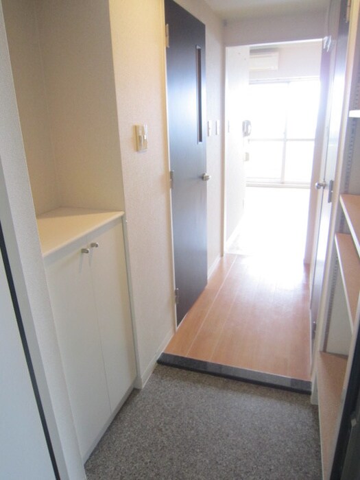 物件内観写真14　(玄関)
