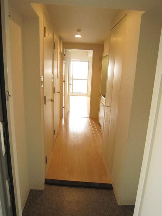 物件内観写真16　(廊下)