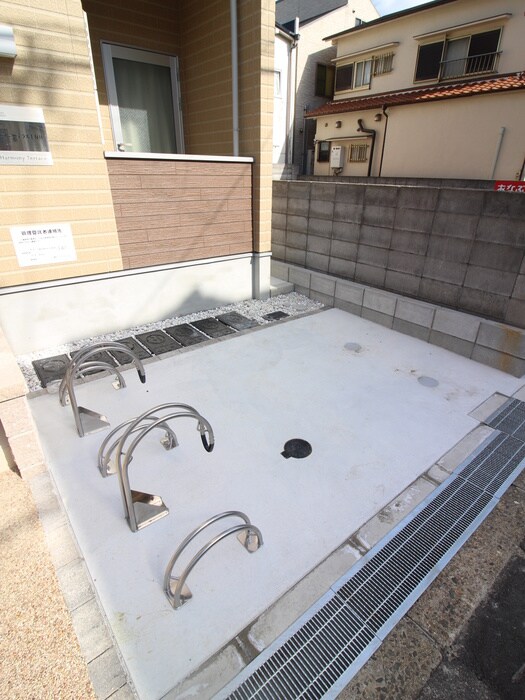 物件外観写真5　(駐輪場)