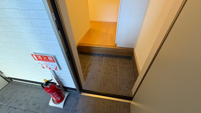 物件内観写真19　(玄関)