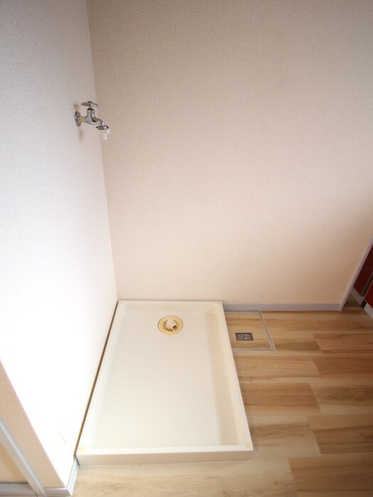 物件内観写真8　(洗濯機置場)