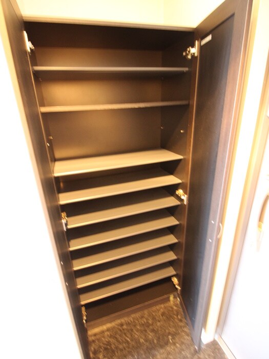 物件内観写真8　(靴箱)