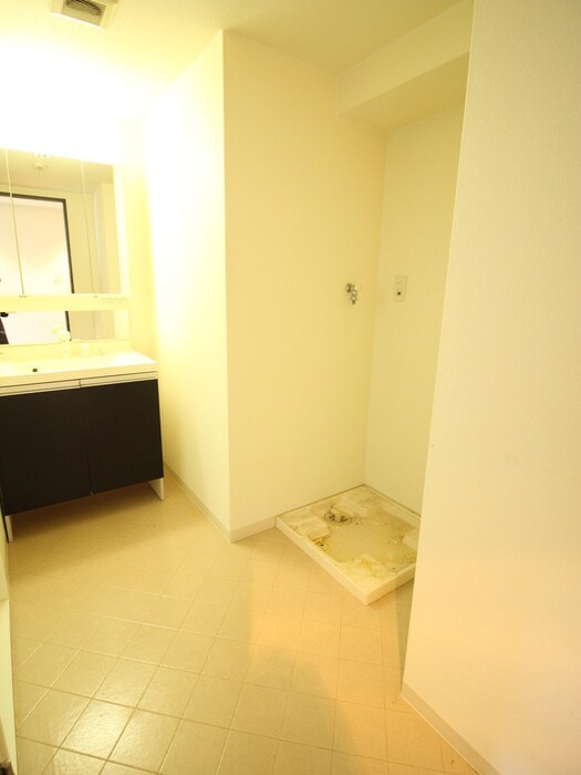 物件内観写真11　(洗濯機置場)