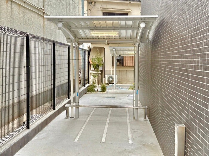 物件外観写真5　(駐輪場)