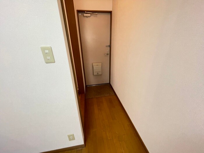 物件内観写真19　(玄関)