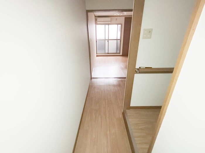 物件内観写真20　(廊下)