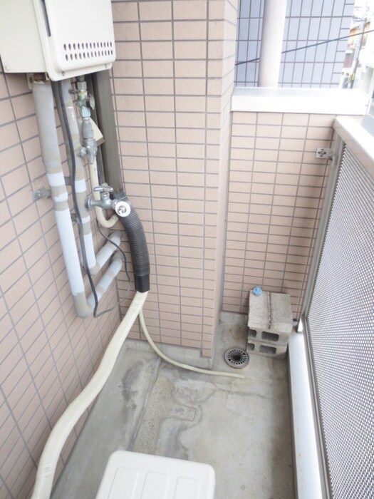 物件内観写真15　(洗濯機置場)