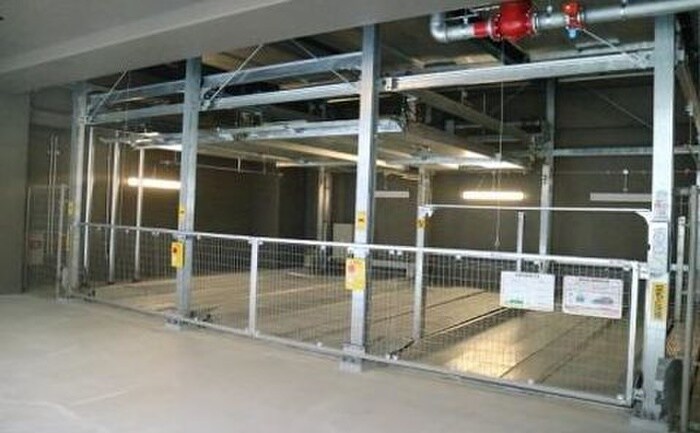 物件外観写真5　(駐車場)