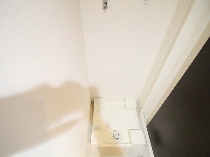 物件内観写真12　(洗濯機置場)