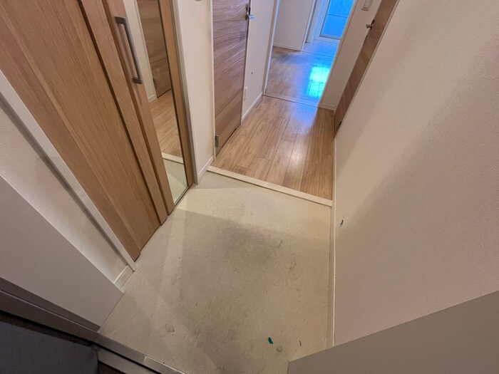 物件内観写真17　(玄関)