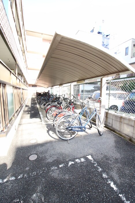 物件外観写真4　(駐輪場)