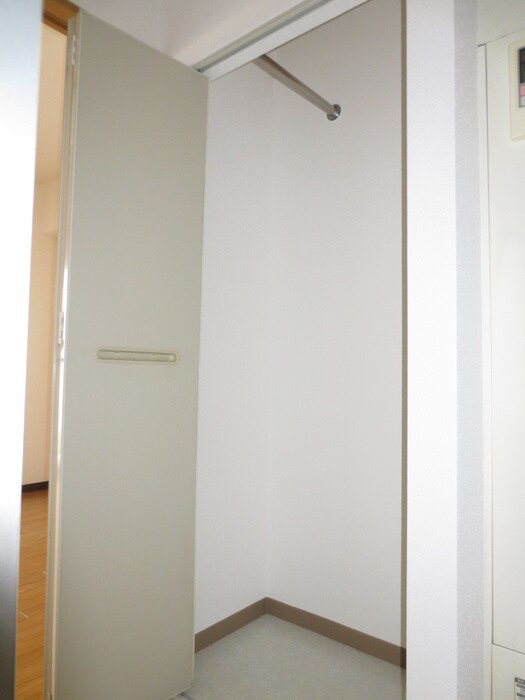 物件内観写真11　(収納)