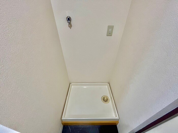 物件内観写真12　(洗濯機置場)