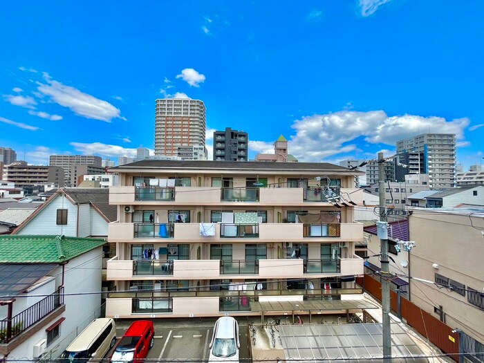 物件内観写真22　(室内からの展望)