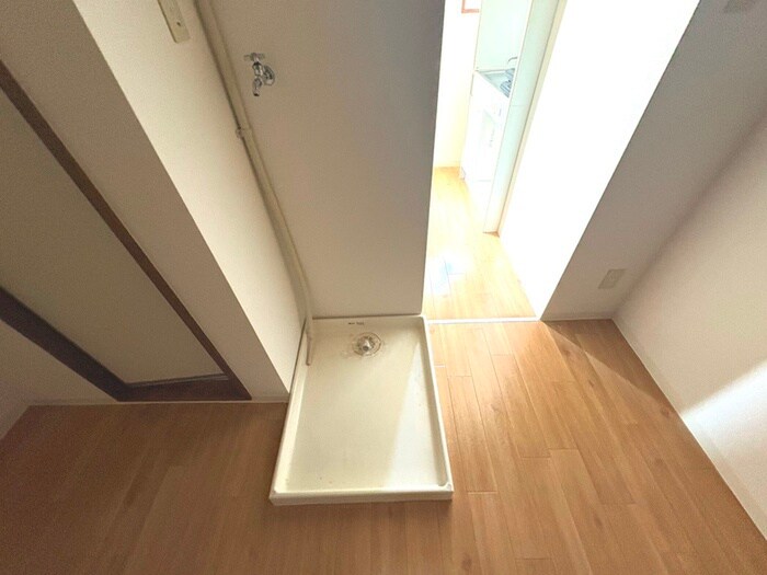 物件内観写真11　(洗濯機置場)