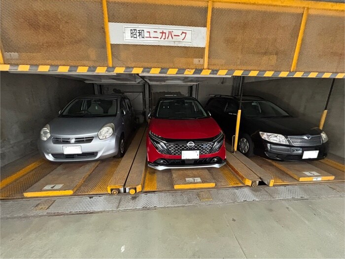 物件外観写真5　(駐車場)