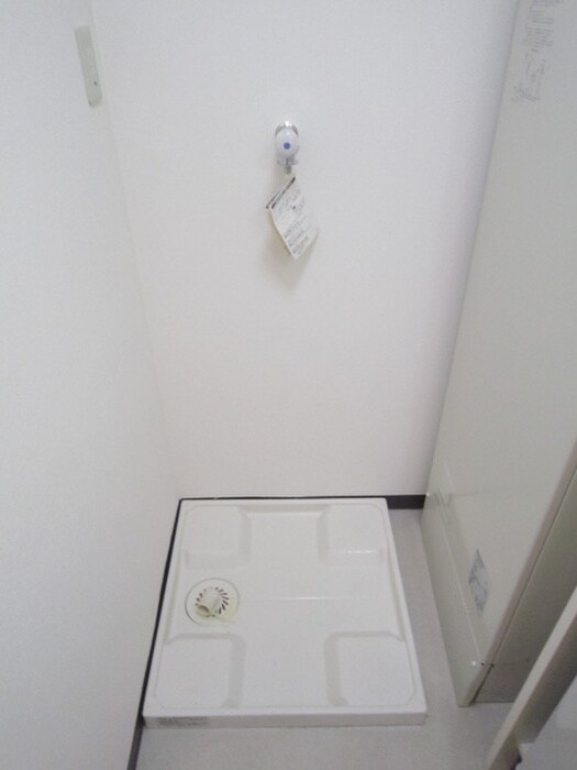 物件内観写真14　(洗濯機置場)