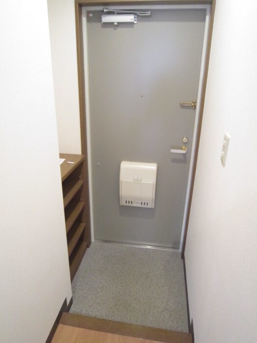 物件内観写真16　(玄関)