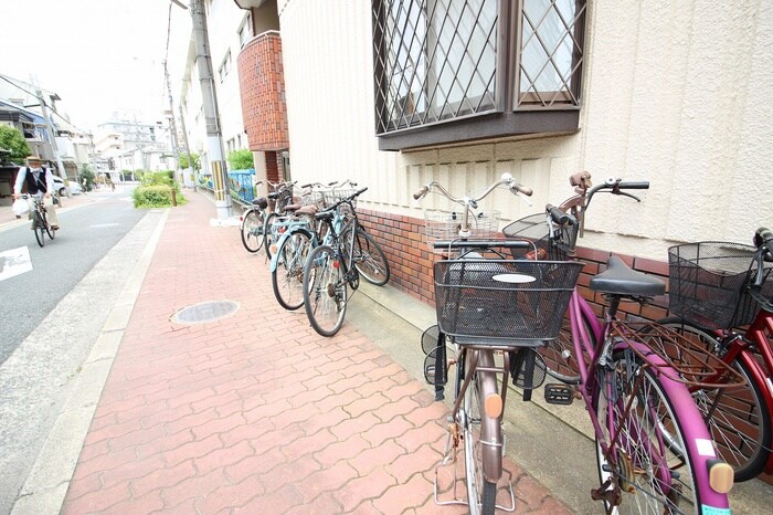 物件外観写真5　(駐輪場)