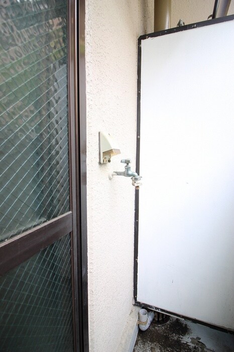 物件内観写真16　(洗濯機置場)