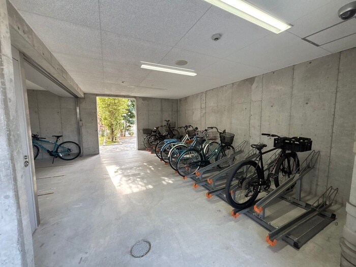 物件外観写真6　(駐輪場)