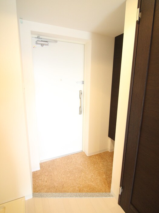 物件内観写真13　(玄関)
