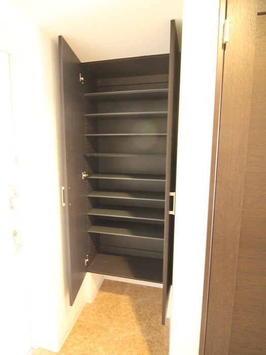 物件内観写真15　(靴箱)