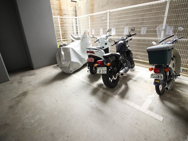 バイク置き場