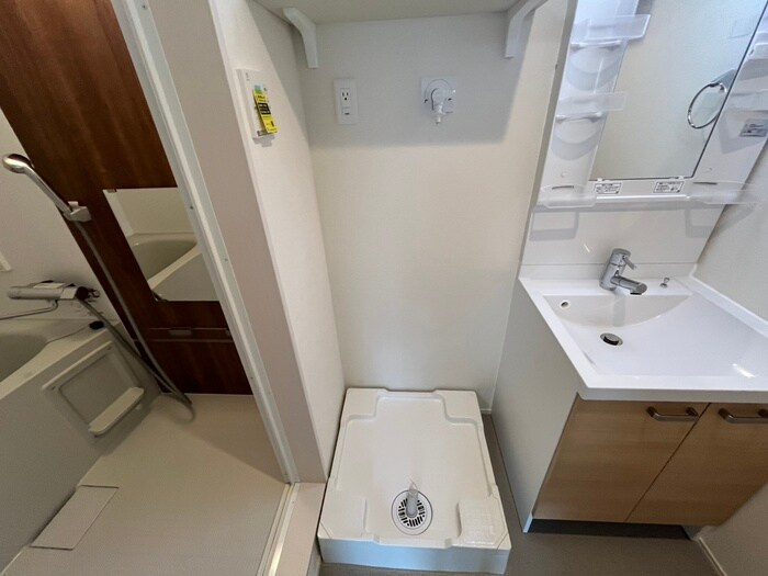 物件内観写真13　(洗濯機置場)