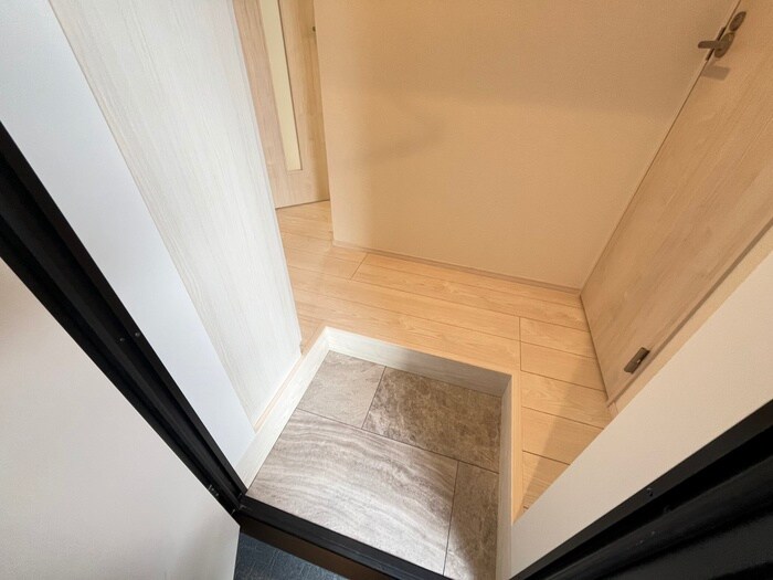 物件内観写真16　(玄関)