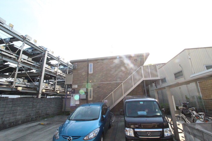 物件外観写真2　(駐車場)