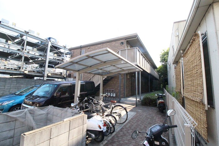 物件外観写真3　(エントランス部分)