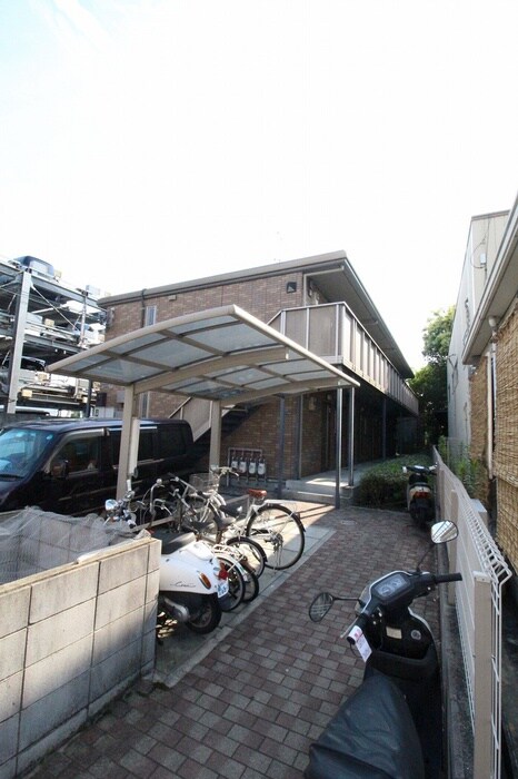 物件外観写真4　(駐輪場)