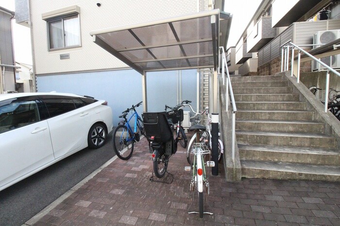 物件外観写真6　(駐輪場)