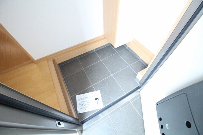 物件内観写真14　(玄関)