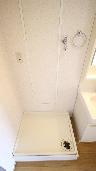 物件内観写真11　(洗濯機置場)