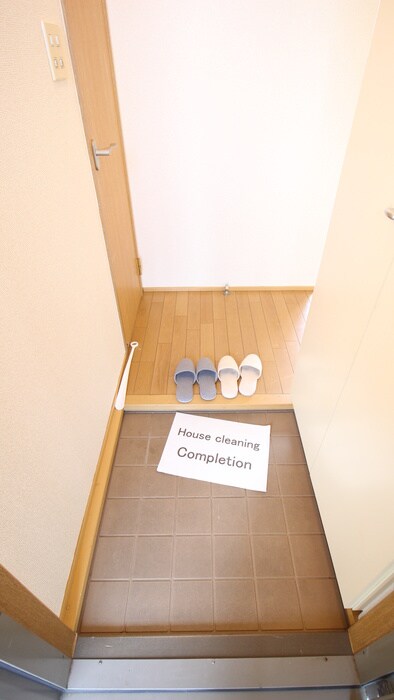 物件内観写真12　(玄関)