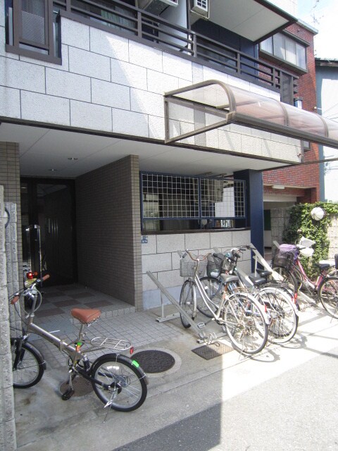 物件外観写真2　(駐輪場)