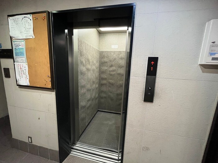 物件外観写真4　(建物設備)