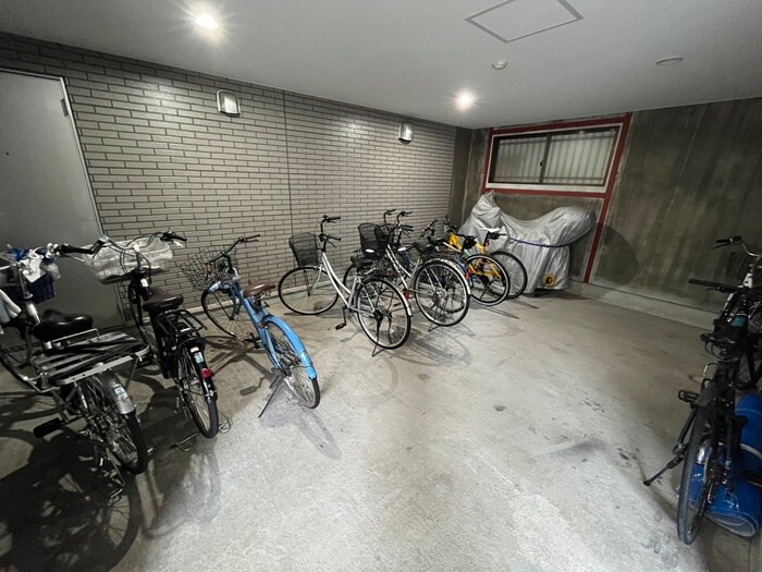 物件外観写真6　(駐輪場)