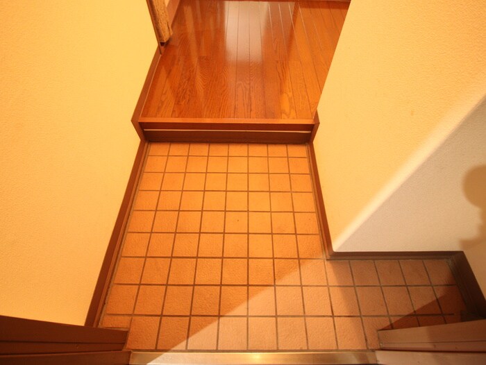 物件内観写真14　(玄関)